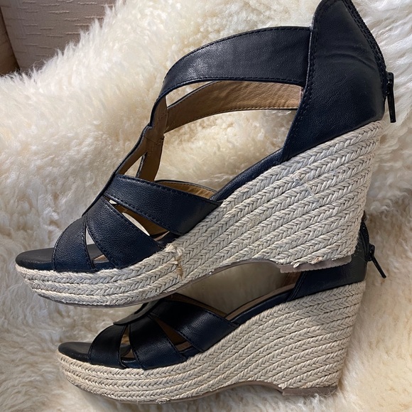 Euro soft wedge sandals - Picture 2 of 6